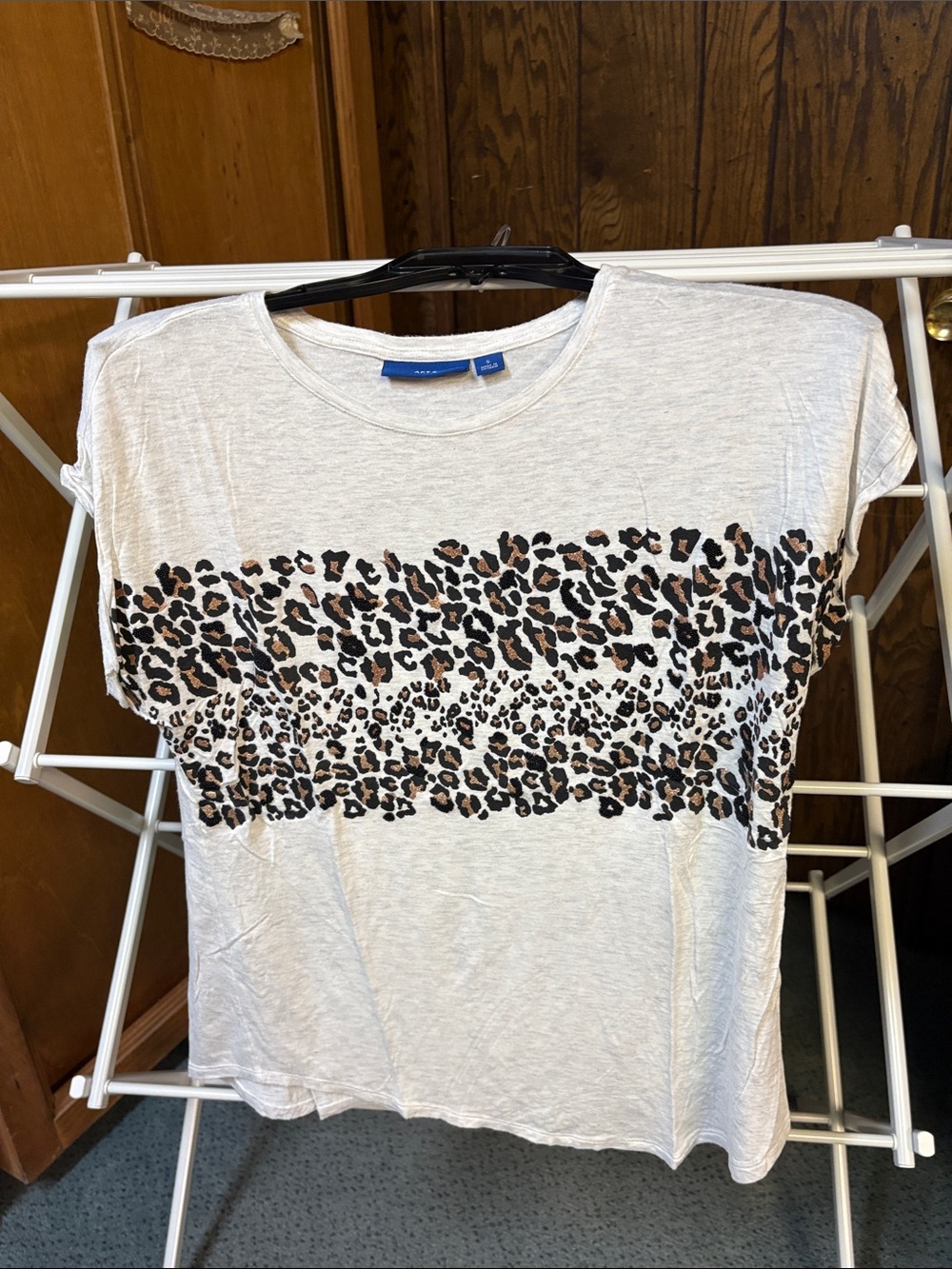 Apt. 9 White Short Sleeve Tee with Leopard Print Band